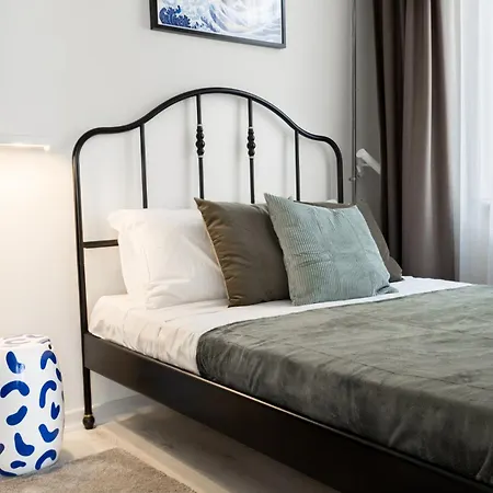 Luxury Flat Steps From Galata Tower- 2 Mins Metro * Istanbul