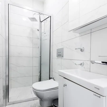 Luxury Flat Steps From Galata Tower- 2 Mins Metro