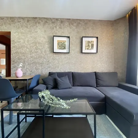 Luxury Flat Steps From Galata Tower- 2 Mins Metro Lägenhet *