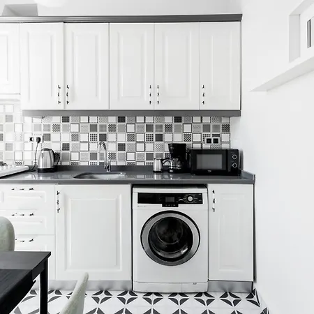 Luxury Flat Steps From Galata Tower- 2 Mins Metro Lejlighed Istanbul